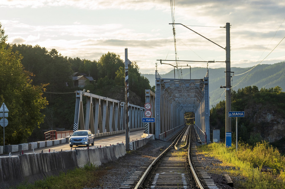 Мост через реку Ману в поселке Усть-Мана