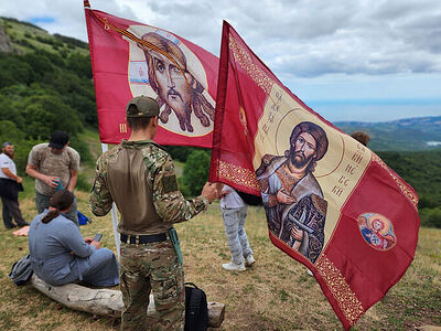 Совершен Крестный ход на на гору Пахкал-Кая в Крыму