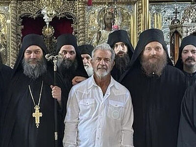 Мел Гибсон гостит в сербском монастыре Хиландар на Афоне