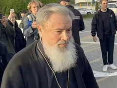 Tension in Orthodox Moldova: Local Bishop accuses Romanian Church of raiding