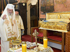 Romanian Patriarch blesses reliquaries for Sts. Cleopa and Paisie of Sihăstria