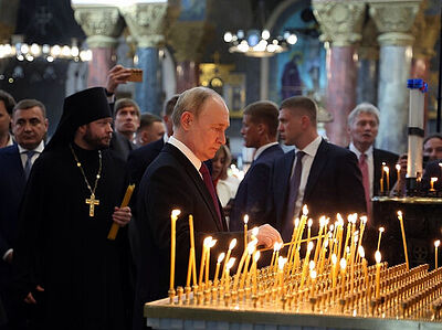 Владимир Путин посетил Морской собор в Кронштадте