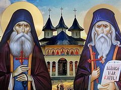 Proclamation of Sts. Cleopa and Paisie at Sihăstria with 24 hierarchs, 1000s of faithful