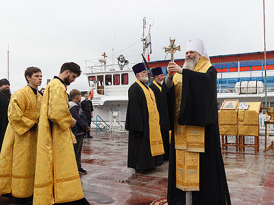 Корабль-церковь «Святой апостол Андрей Первозванный» отправился в очередной миссионерский рейс вверх по Оби