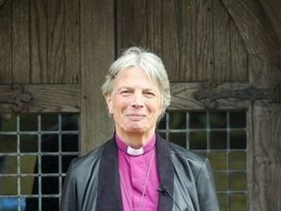 Новым англиканским архиепископом Уэльса стала открытая лесбиянка