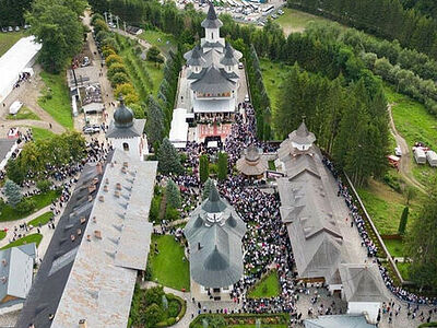 В Румынии состоялось местное провозглашение святости старцев Паисия (Олару) и Клеопы (Илие)