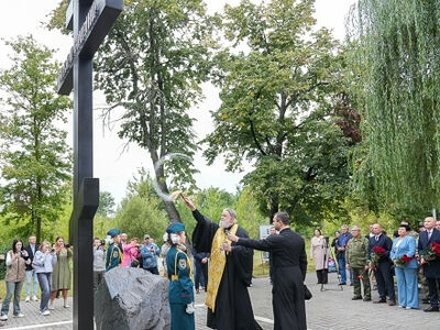 В день 82-летия окончания Курской битвы митрополит Курский и Рыльский Герман освятил Памятный крест