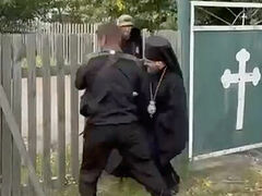 Schismatic “bishop” personally leads church seizure (+VIDEOS)