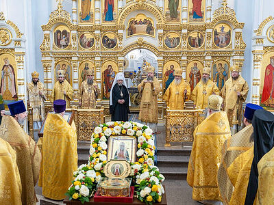 Состоялось принесение в Омскую епархию ковчега с мощами святителя Тихона