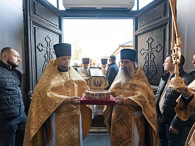 Состоялось принесение ковчега с частицей мощей святителя Тихона в Подольскую епархию