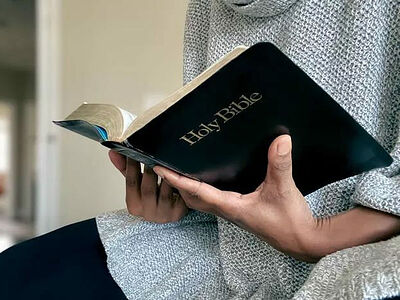 Почти половина взрослых американцев не верят, что Библия является буквальной истиной