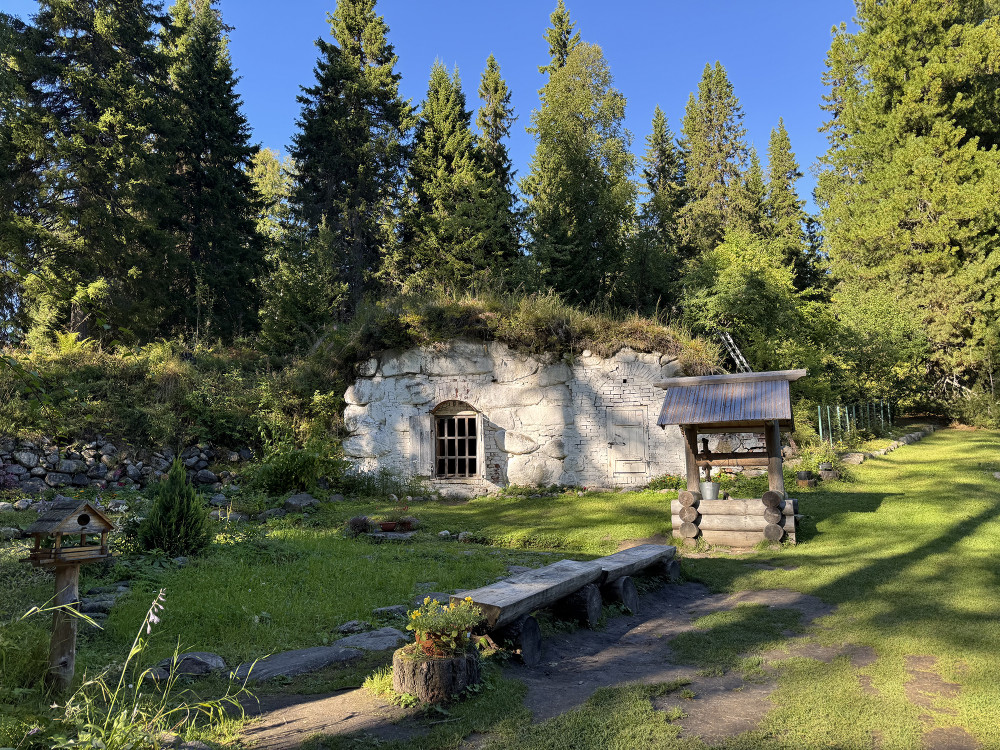 An old workshop by the botanical garden