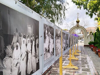 Выставка «Царская семья: любовь и милосердие» действует при храме свт. Николая в Выселках Краснодарского края
