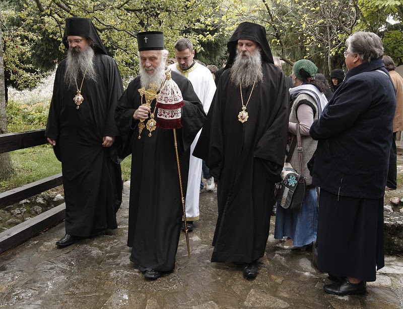 Святейший Патриарх Сербский Ириней с епископами Рашко-Призренским Феодосием и Липлянским Иоанном