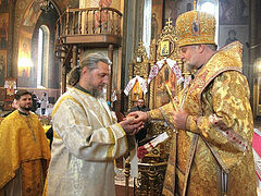 Cherkasy cathedral stands nearly empty a year after bloody seizure, anti-Orthodox violence continues