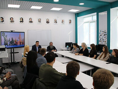 В стенах Донецкого университета обсудили духовный смысл Дня народного единства