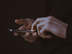 Молитва среди цифрового шума: путь к осознанности в эпоху уведомлений