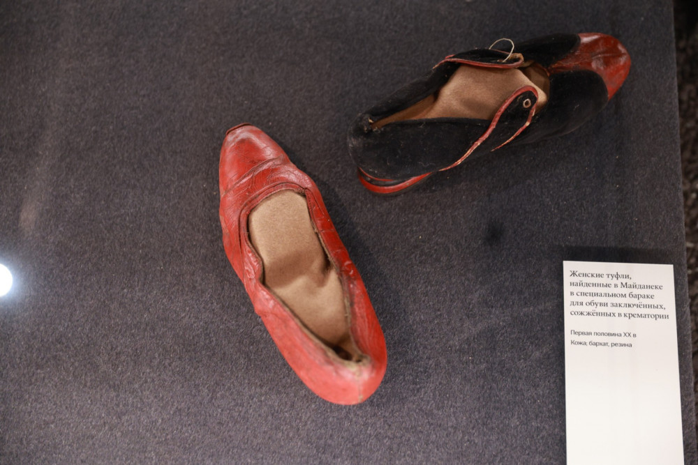 Женские туфли, найденные в Майданеке в специальном бараке для обуви заключенных, сожженных в крематории