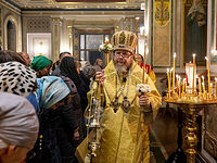 Митрополит Тихон возглавил Всенощное бдение в кафедральном Александро-Невском соборе Симферополя