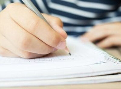 После жалобы девочки, которую учили молиться перед едой, Верховный суд Британии признал методику преподавания религии в школах Северной Ирландии «незаконной»