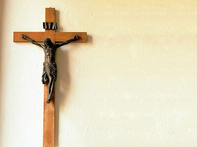 Квебек: распятие, 90 лет провисевшее в зале заседаний муниципального совета, уберут «ради светскости государства»