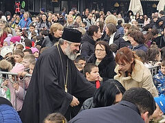 Macedonian diocese distributes gifts to thousands of children in Ohrid for St. Nicholas Day