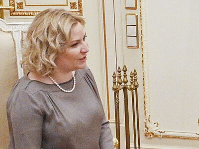 Поздравление Святейшего Патриарха Кирилла министру культуры России О.Б. Любимовой с днем рождения