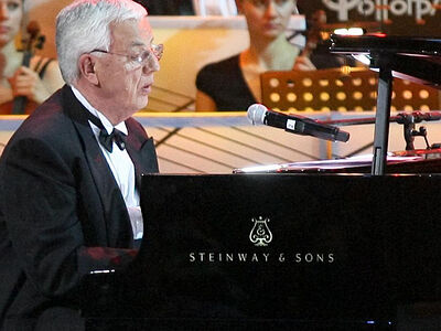 Поздравление Святейшего Патриарха Кирилла композитору Р.В. Паулсу с 90-летием со дня рождения