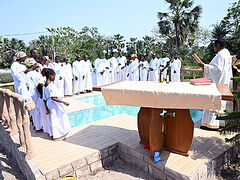 Mass Baptisms celebrated around the world this month (+VIDEO)