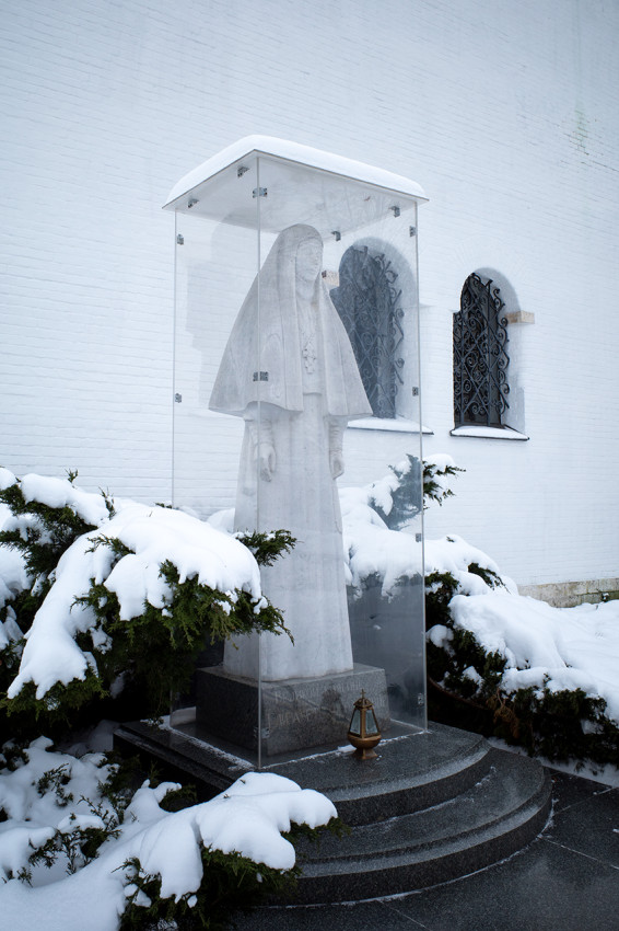 Monument to Grand Duchess Elizabeth Feodorovna at the Martha and Mary Convent
