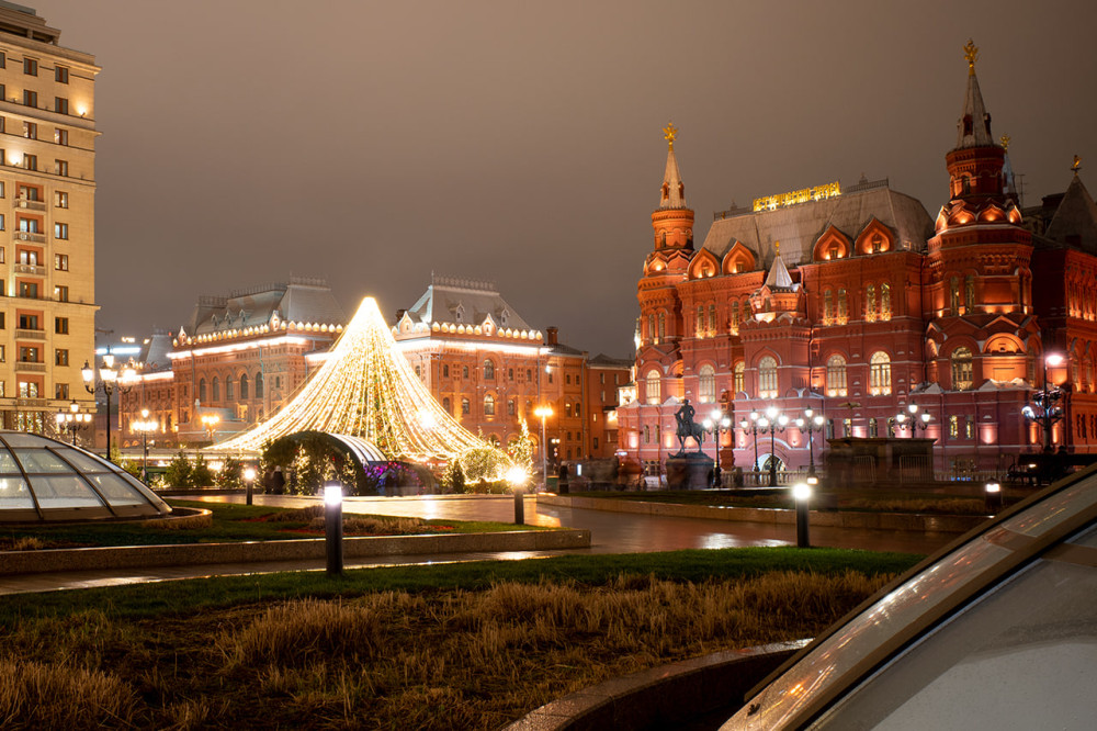 State Historical Museum and the Christmas tree on Manezhnaya Square