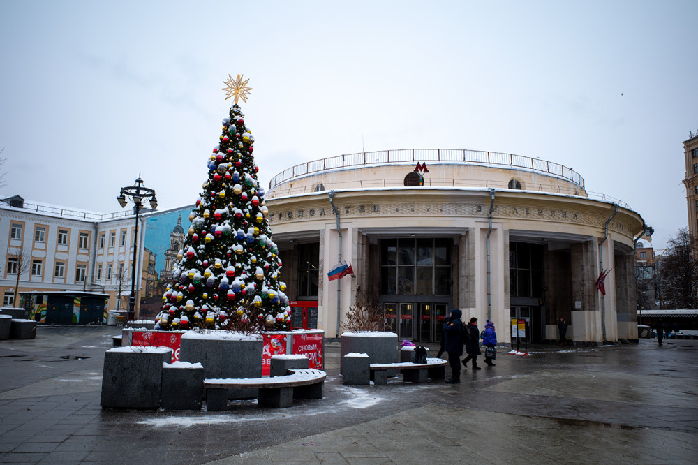 Ο Σταθμός μετρό Νοβοκουζνέτσκαγια 