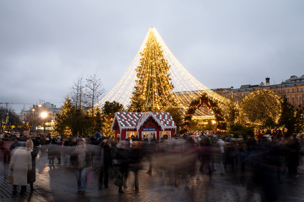 Το Χριστουγεννιάτικο Έλατο στην Πλατεία Μανέζναγια