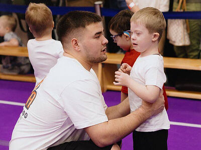 Как спортсмен дядя Рома начал заниматься с особыми детьми и стал христианином