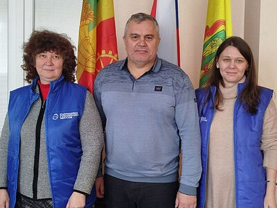 Сотрудники Патриаршей гуманитарной миссии встретились с администрацией города Токмака Запорожской области