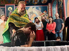 Estimated 16,000-18,000 converts across America received into Orthodoxy at Pascha