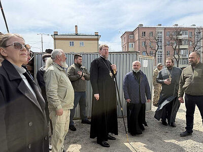 Митрополит Владимир посетил строящийся Свято-Покровский собор в Мариуполе