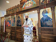 Paris: Iconostasis consecrated at Sts. Cyril and Methodius Macedonian Church, four bishops concelebrating