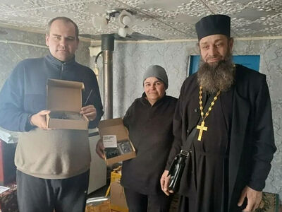 Патриаршая гуманитарная миссия передала рации для приграничных сел Харьковской области