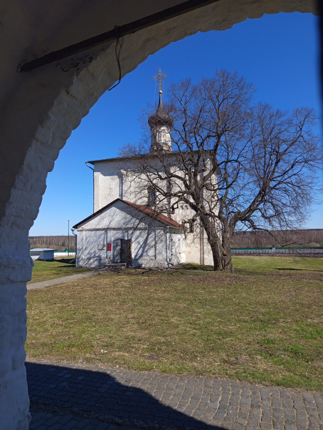 Окрестности Суздаля. Село Кидекша. Храм Бориса и Глеба 1152г
