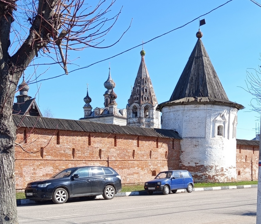 По дороге на Суздаль. Юрьев-Польский. Кремль.