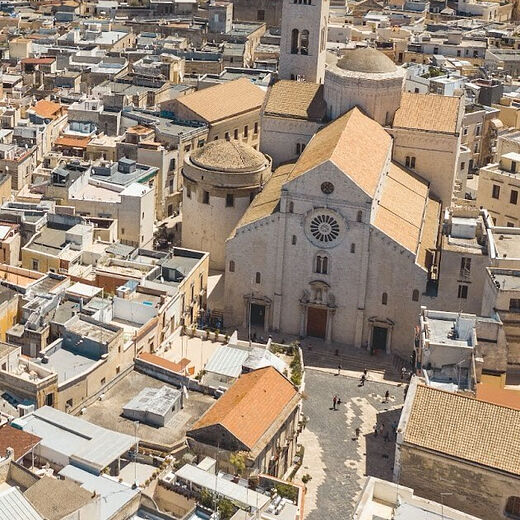 The Translation of St. Nicholas’ Relics to Bari: A Quasi-Detective Story