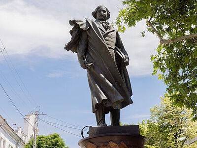 В Симферополе открыли памятник Н.В. Гоголю