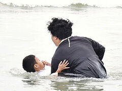 Mass Baptisms in Burundi, Mozambique, Philippines