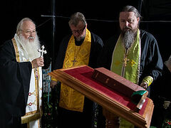 Presumed relics of confessor St. Athanasy of Oryol uncovered at Russian burial site