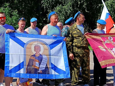 Ушаковцы поздравили десантников в Сасово