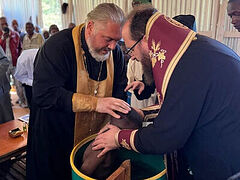 Metropolitan receives 13 Kenyan villagers and consecrates church foundation