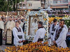 Procession with wonderworking icon of Theotokos in northeastern Romania (+VIDEO)
