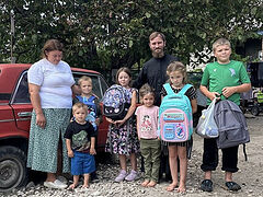 Moldovan Church distributes dozens of backpacks with school supplies