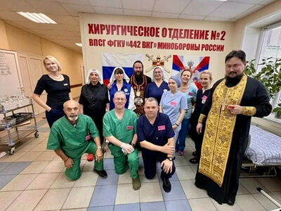 Епископ Магнитогорский Зосима посетил военные госпитали в Белгороде и встретился с добровольцами Патриаршей гуманитарной миссии